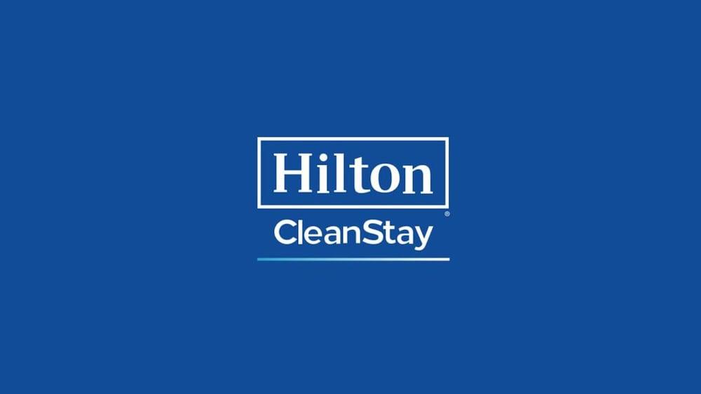 Hampton Santa Cruz