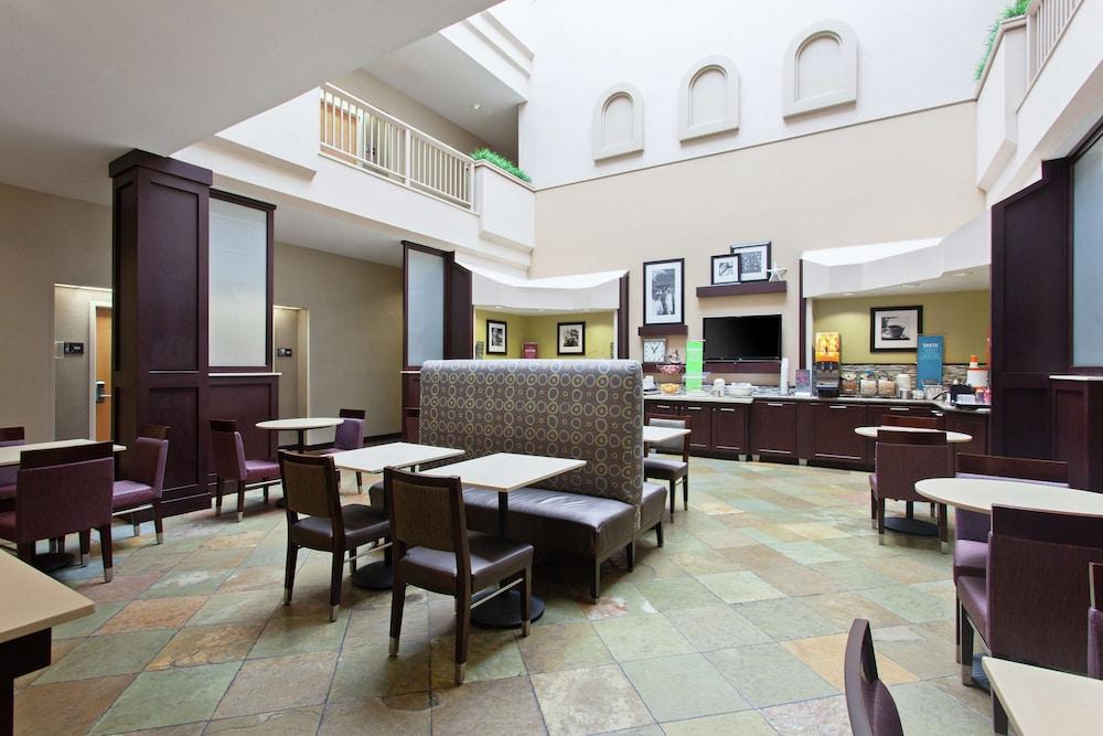 Hotel Hampton