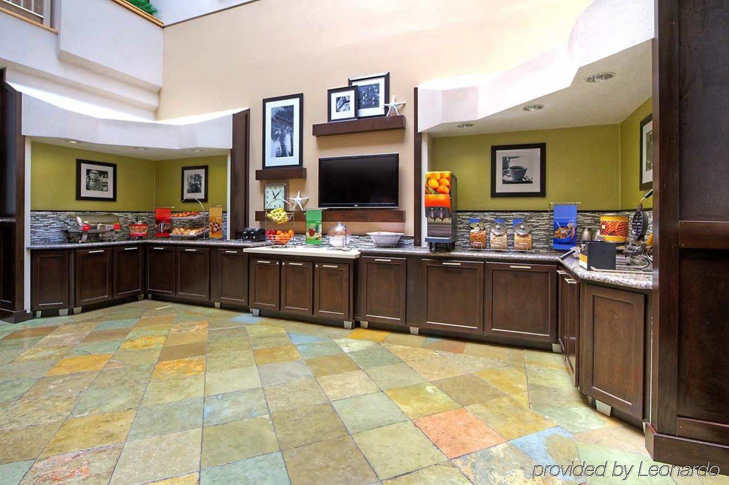 Hotel Hampton 3*